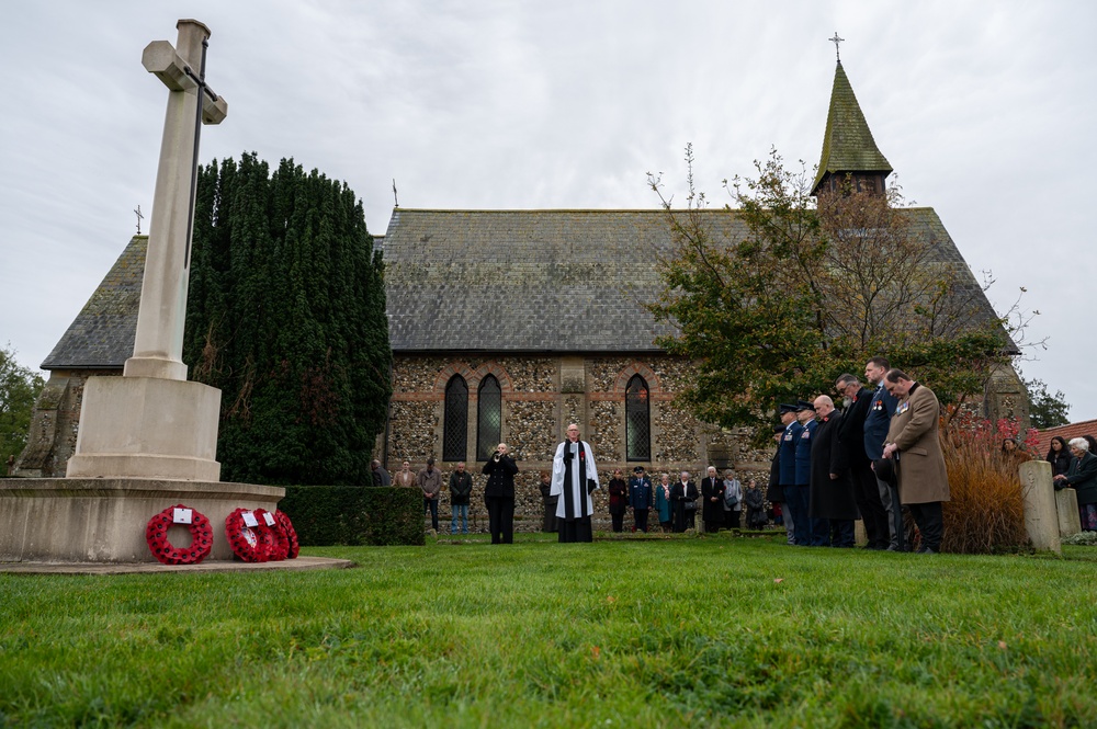 Team Mildenhall honors the fallen during Beck Row Remembrance ceremony