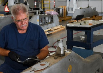 Fleet Readiness Center artisans overhaul Super Hornet pylons