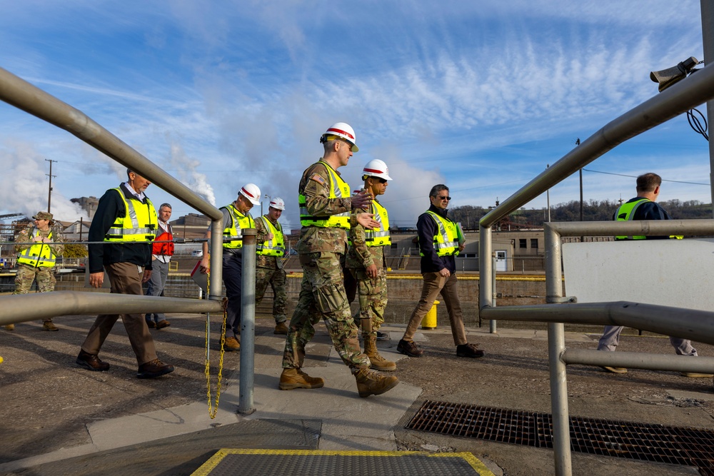 Engineer commander for Great Lakes and Ohio River Division visits Pittsburgh District