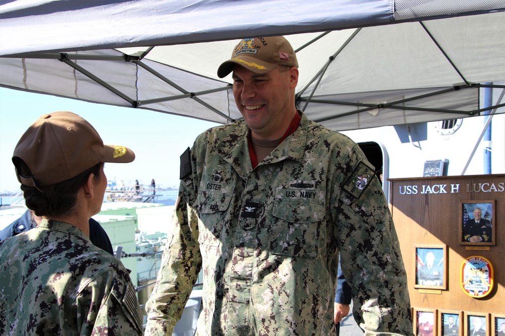 Commander, Naval Surface Forces, U.S. Pacific Fleet Visits USS Jack H Lucas (DDG 125)