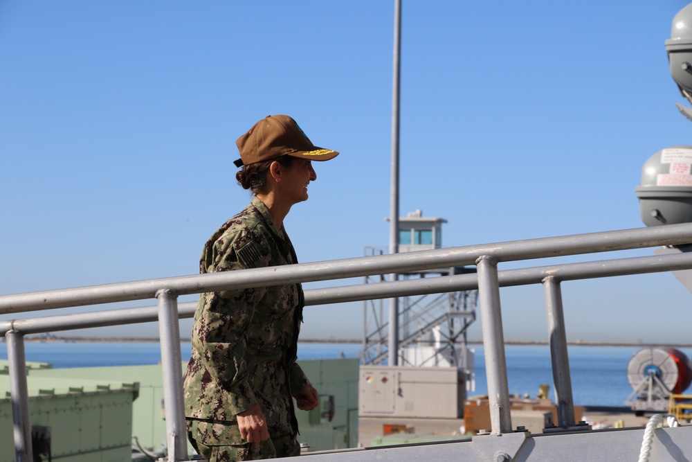 Commander, Naval Surface Forces, U.S. Pacific Fleet Visits USS Jack H Lucas (DDG 125)