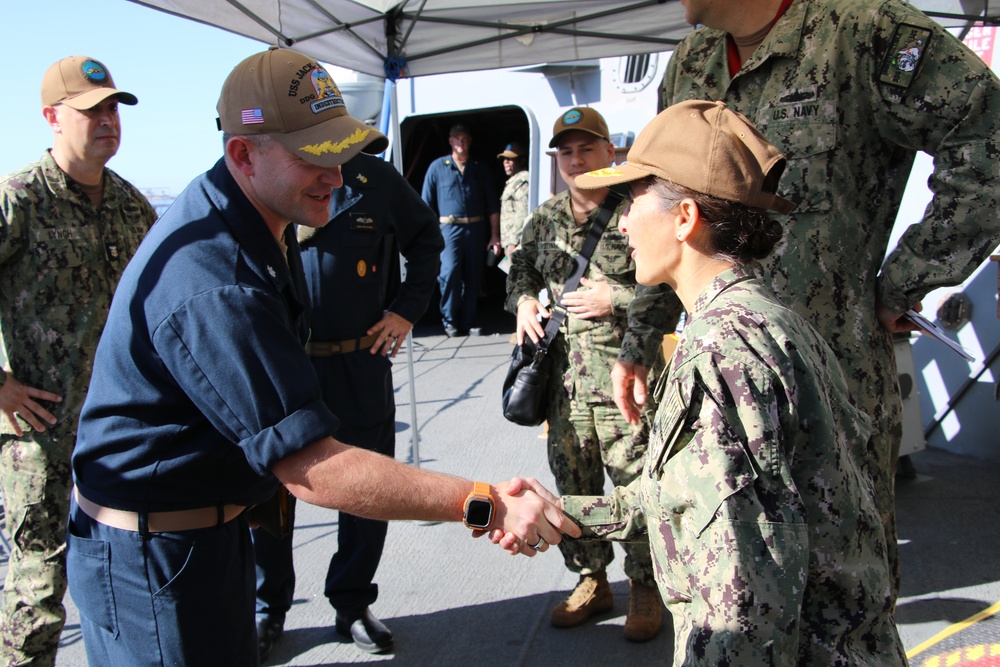 Commander, Naval Surface Forces, U.S. Pacific Fleet Visits USS Jack H Lucas (DDG 125)