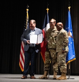 136th Airlift Wing 'Texan' named USO National Guardsman of the Year