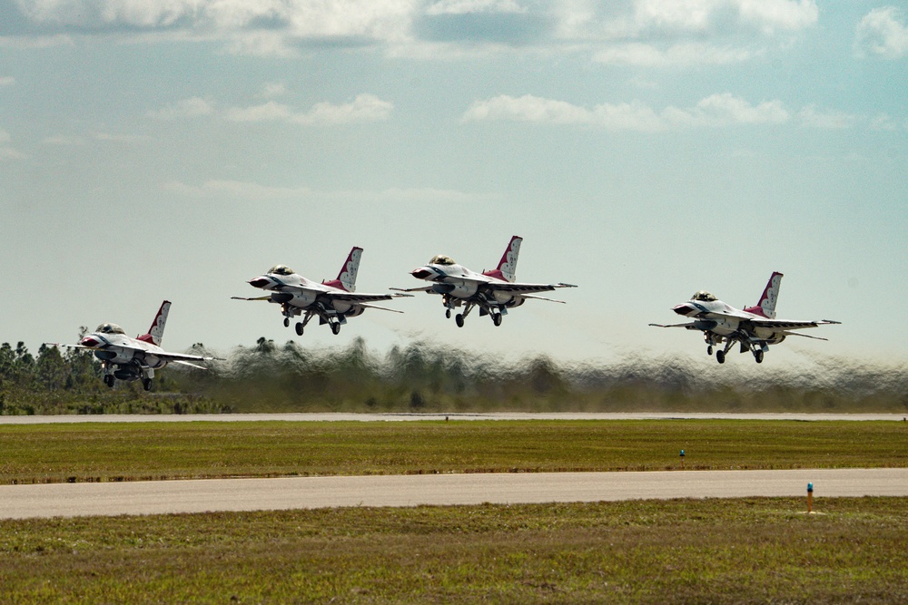 Thunderbirds perform in Punta Gorda