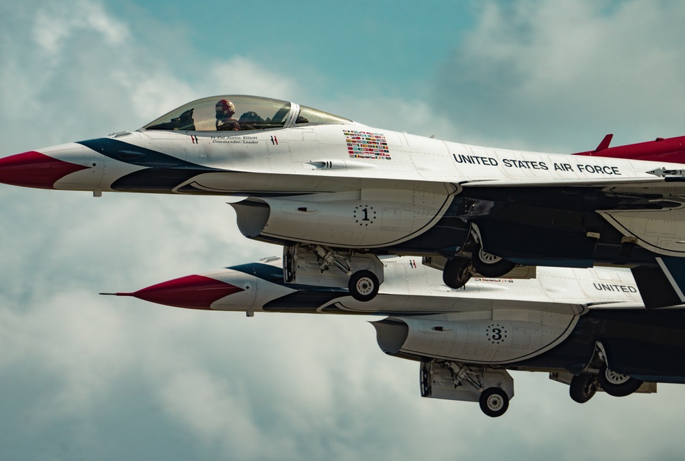 Thunderbirds perform in Punta Gorda