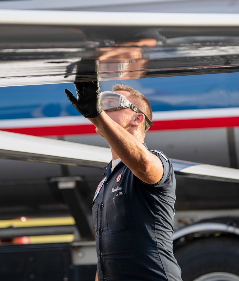 Thunderbirds perform in Punta Gorda