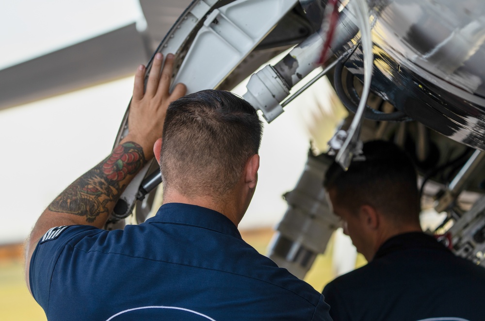 Thunderbirds perform in Punta Gorda