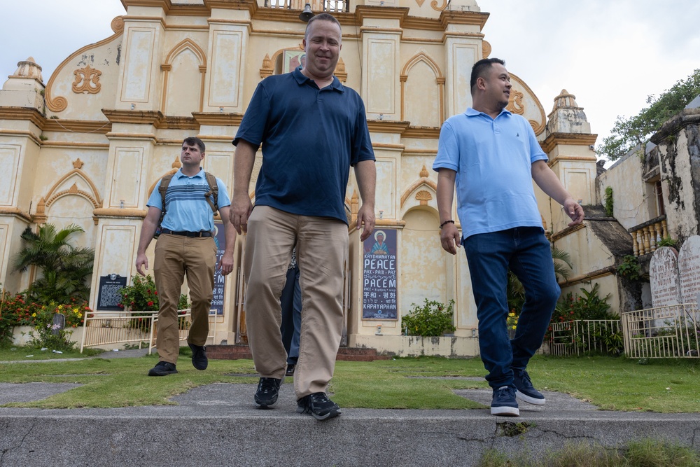 Community Tour: 31st MEU Chaplain meets with Filipino Bishop, Police