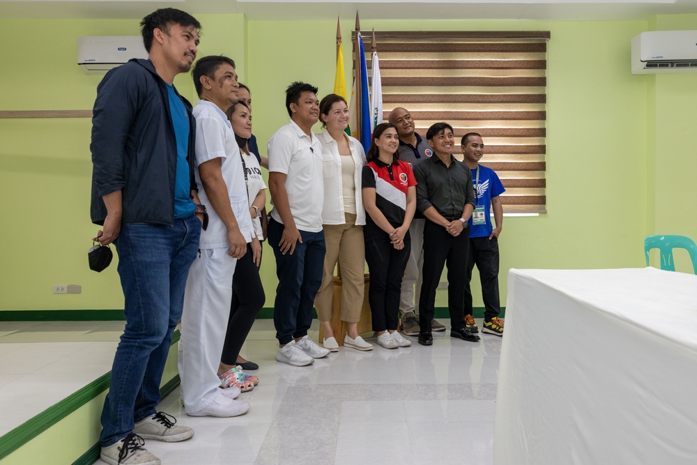 Medical personnel from CLB-31 meet with Batanes General Hospital medical staff