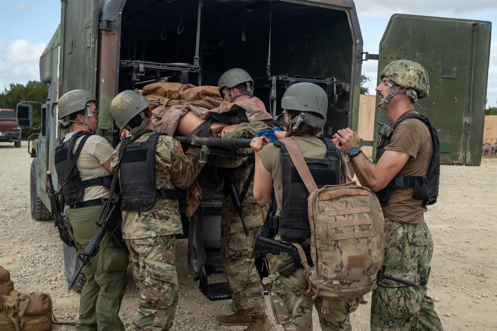 3rd Dental Battalion Officers participate in Combat Casualty Care Course (C4)