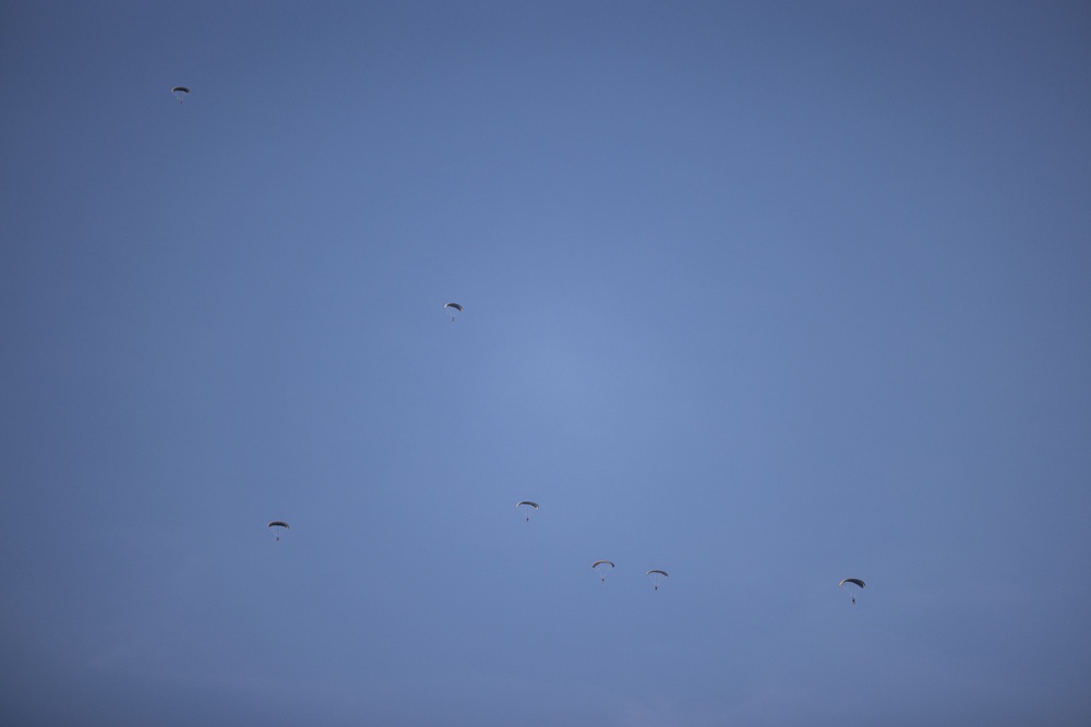 24th MEU MSPF Conducts Parachute Insertion