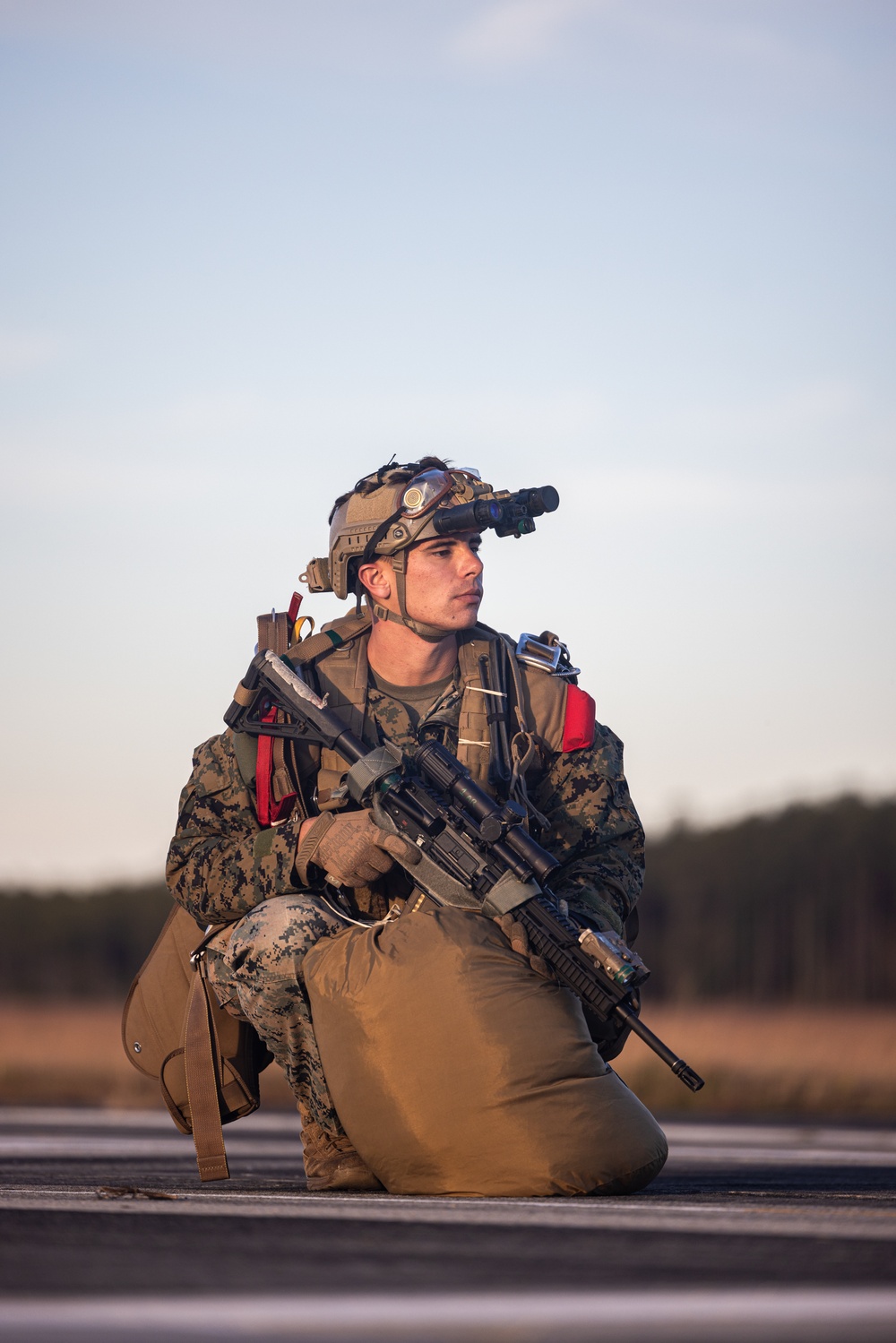 24th MEU MSPF Conducts Parachute Insertion