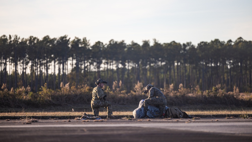 24th MEU MSPF Conducts Parachute Insertion