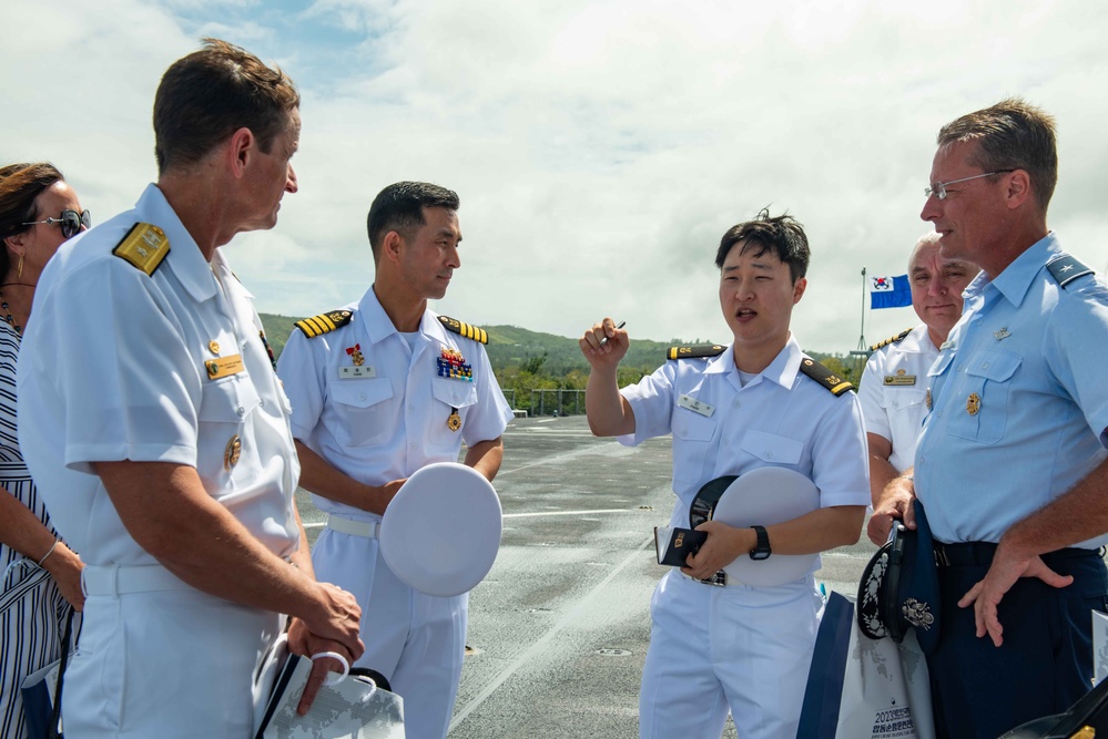 ROK Dokdo (LPH-6111) Pulls Into Guam