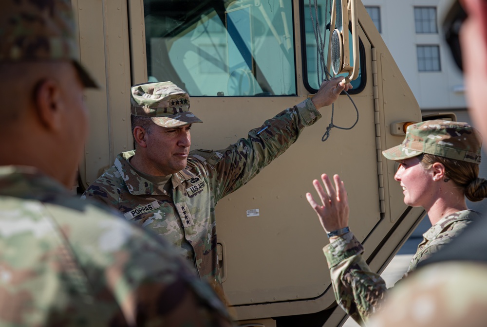 FORSCOM Commanding General visits Fort Bliss