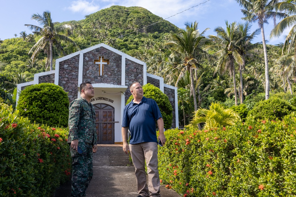 31st MEU Chaplain joins Philippine Marine Corps Chaplain on Island Tour