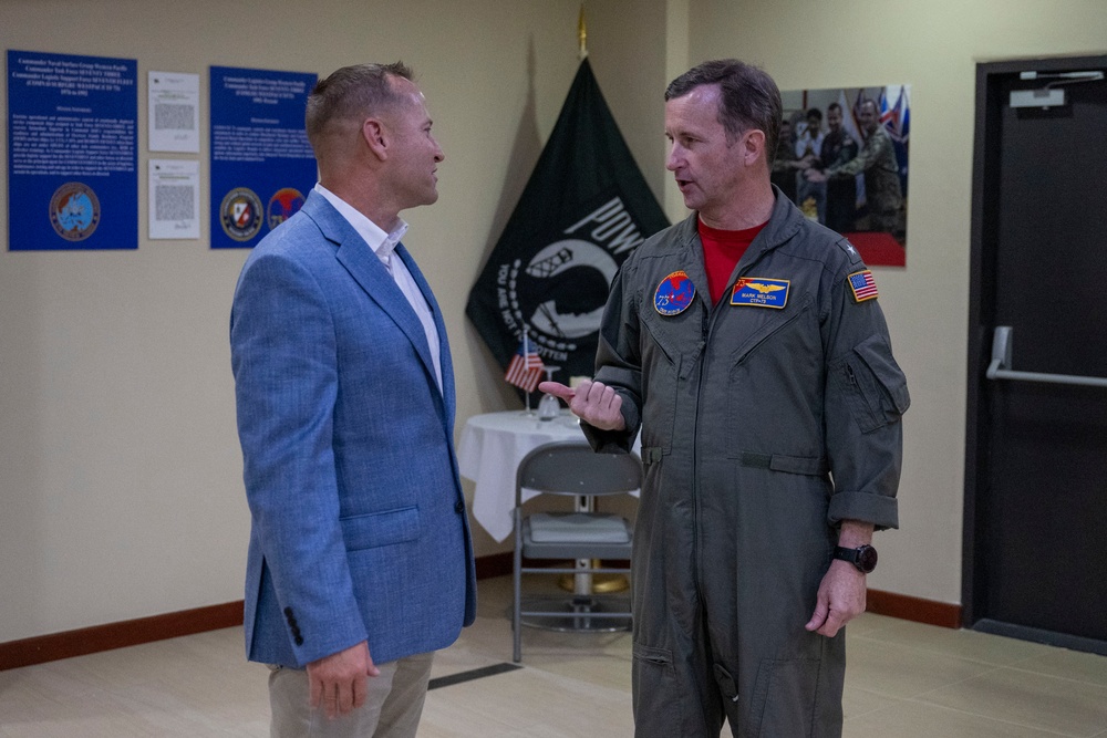 COMLOG WESTPAC Meets with 13th MEU