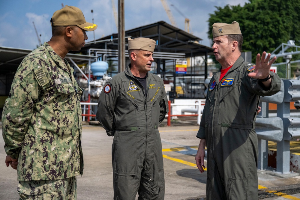 DVIDS - Images - COMLOG WESTPAC Hosts Naval Air Force Reserve [Image 4 ...