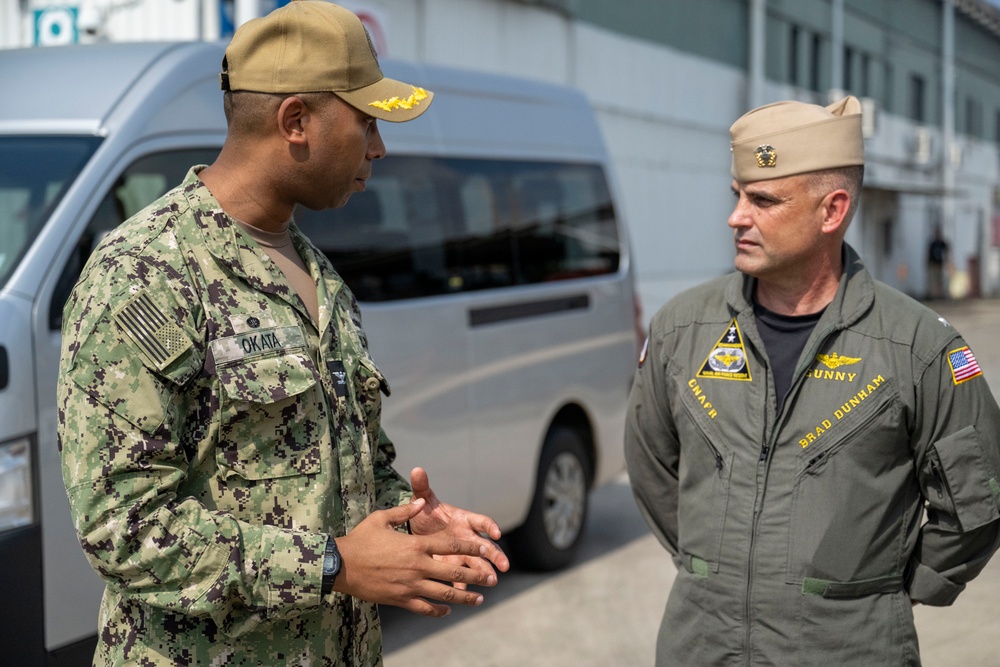 COMLOG WESTPAC Hosts Naval Air Force Reserve