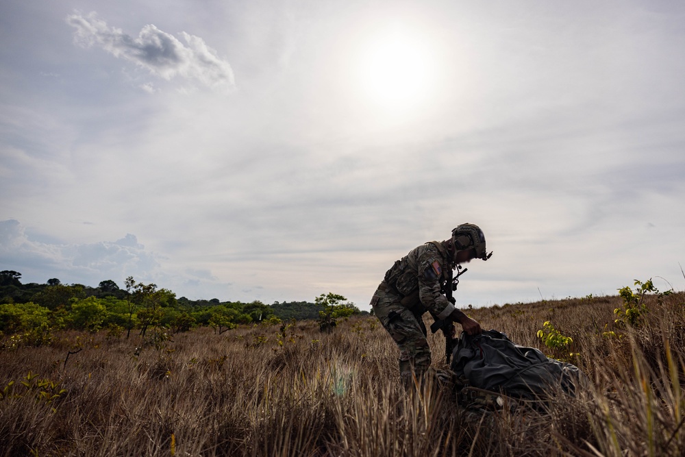 DVIDS - Images - U.S., Brazilian Special Forces conduct HAHO jump in ...