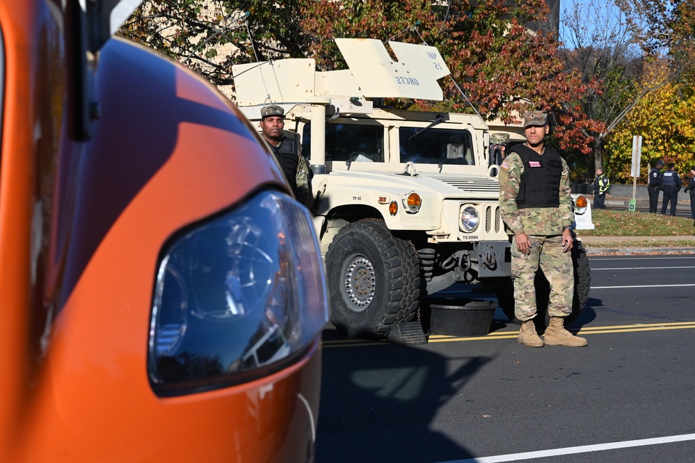 D.C. Guard supports Metropolitan Police during March for Israel on National Mall