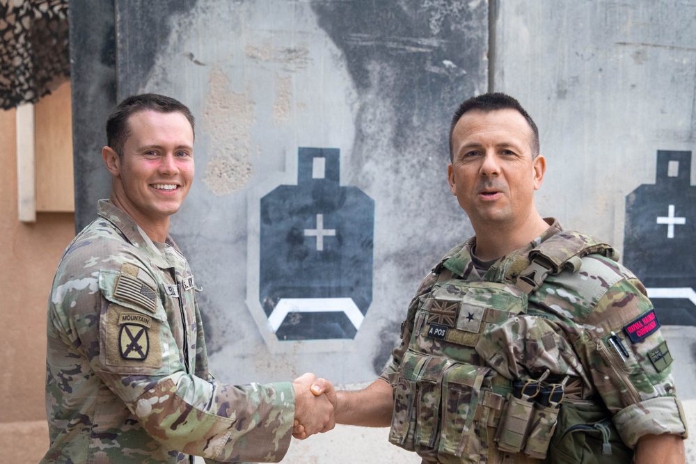 Brigadier General Meets with 10th Mountain