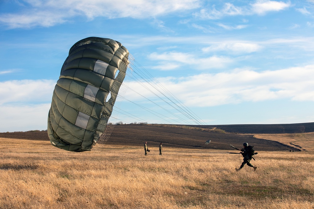 SOCEUR Conducts Multilateral Training With Moldova