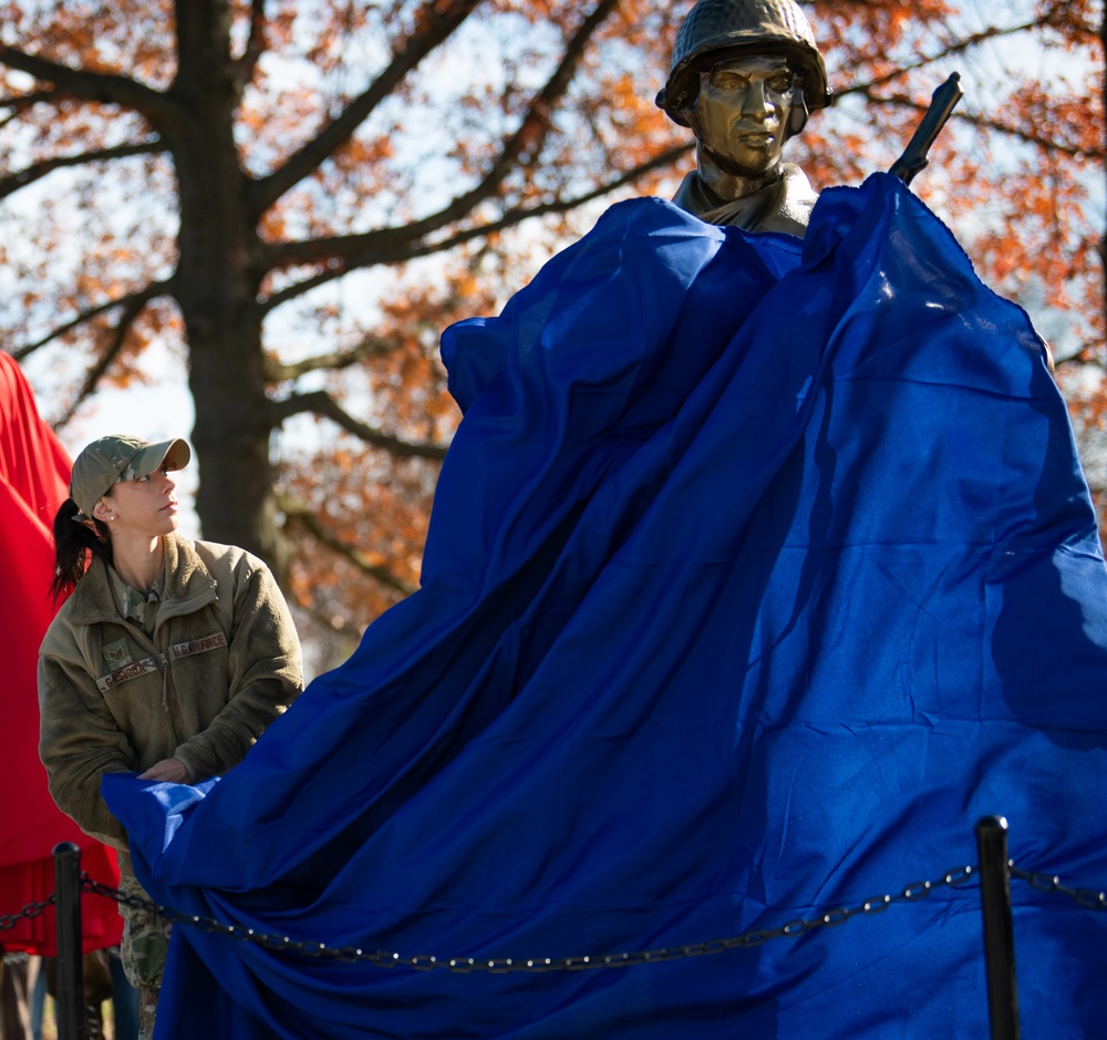 122nd Fighter Wing Airmen assist with Korean War memorial unveiling