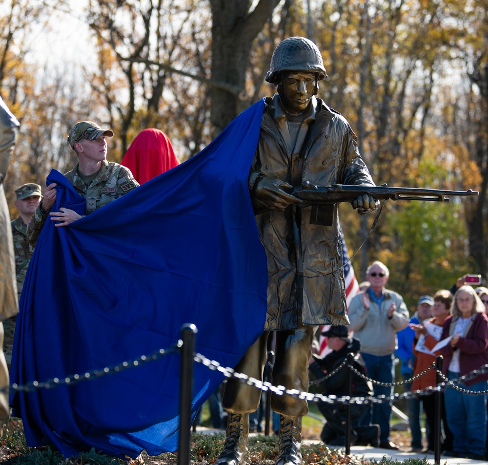 122nd Fighter Wing Airmen assist with Korean War memorial unveiling