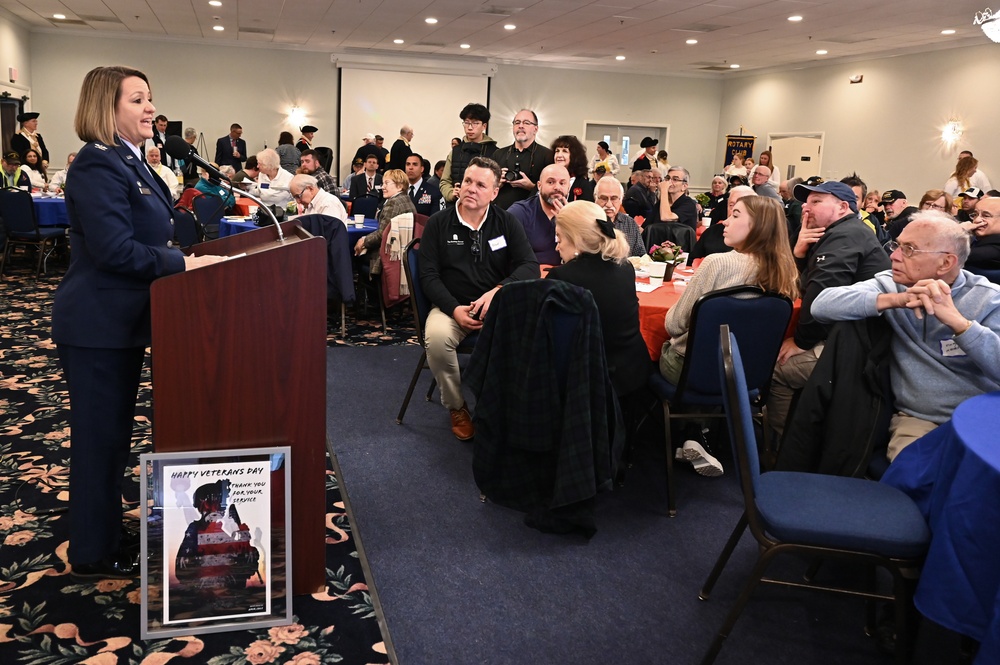 Enriquez speaks at Veterans Day event