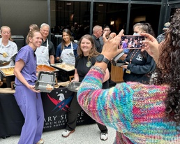 Gary Sinise thanks Fort Campbell Soldier, civilian healthcare team