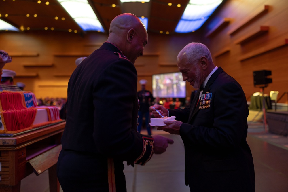 DVIDS Images 248th Marine Corps Ball [Image 20 of 24]