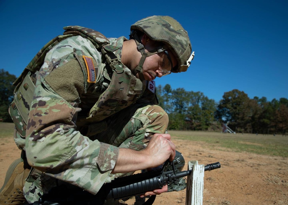 Garcia, Flores-Godinez Named USAMRDC’s Best Medics