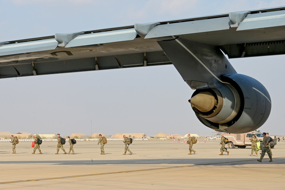 U.S. Air Force C-5 delivers passengers and munitions to CENTCOM AOR