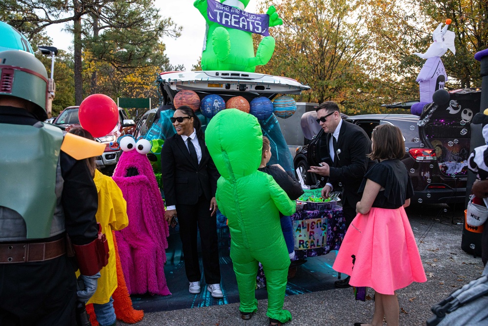 DVIDS - Images - 1st Special Forces Command (Airborne ) Trunk or Treat ...