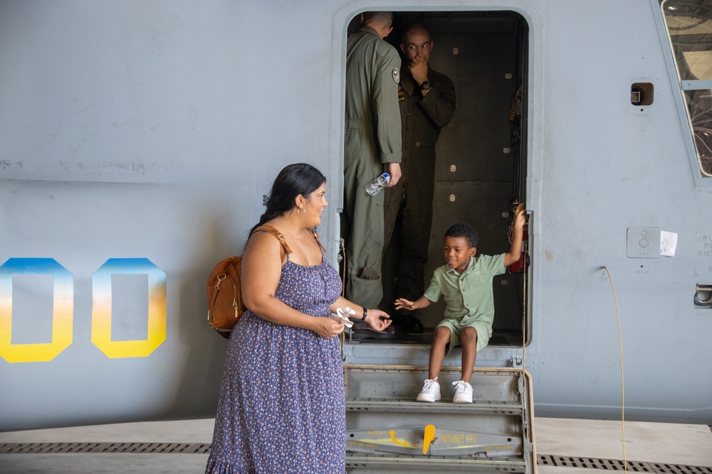 VMM-268 Educates Children about the Marine Corps Birthday