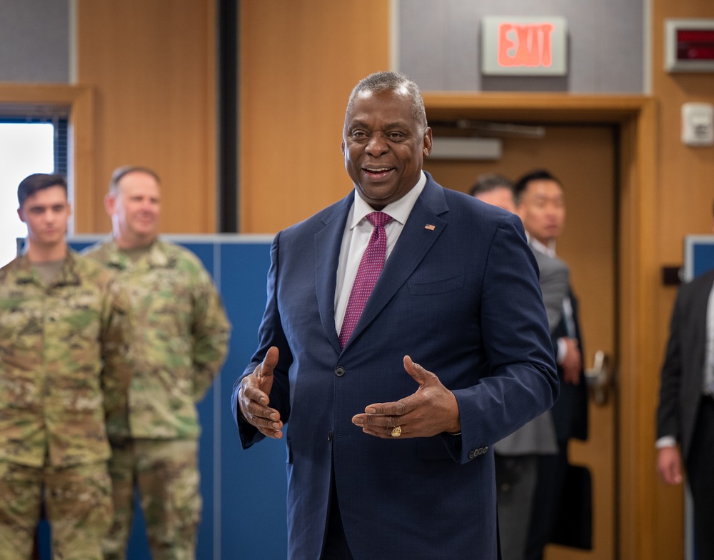 SECDEF engages with Osan members