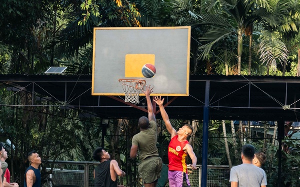 MRF-SEA, Philippine Marines play basketball