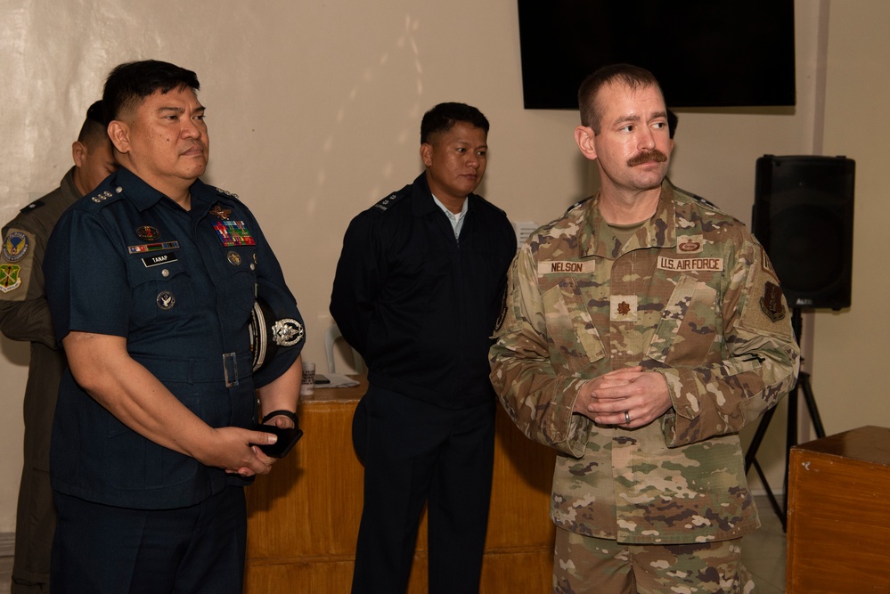 Partner forces demonstrate capabilities during PAF chief of air staff visit