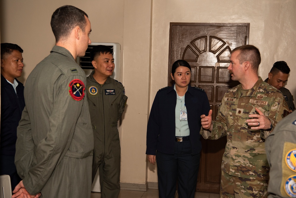 Partner forces demonstrate capabilities during PAF chief of air staff visit