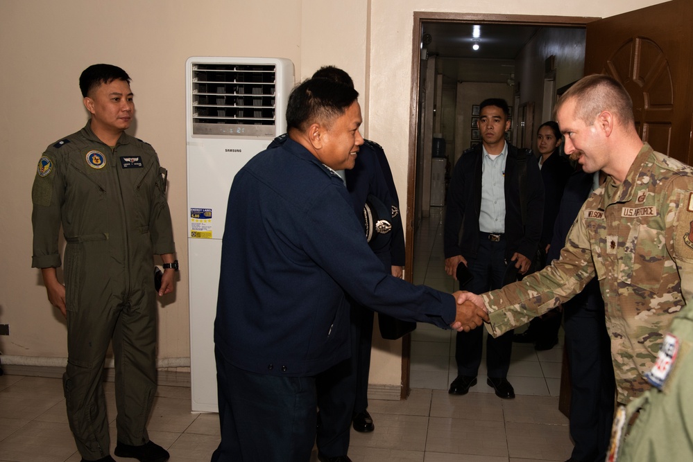 Partner forces demonstrate capabilities during PAF chief of air staff visit