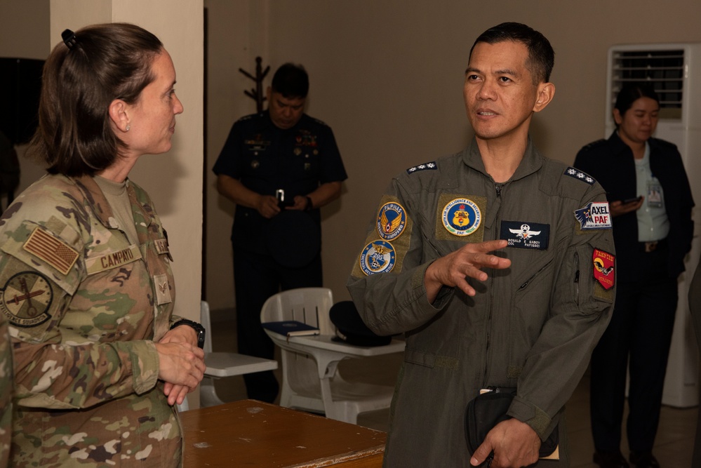 Partner forces demonstrate capabilities during PAF chief of air staff visit