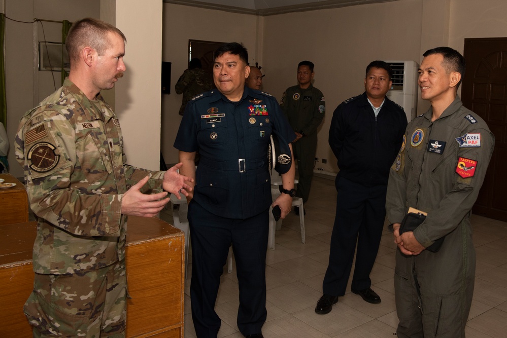 Partner forces demonstrate capabilities during PAF chief of air staff visit