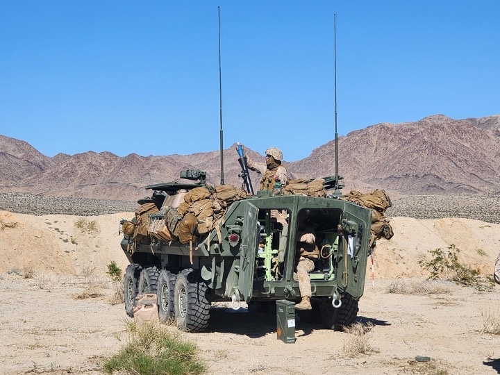 &quot;Hanging on 1&quot; | 4th Light Armored Reconnaissance Mortars Fire in California Desert