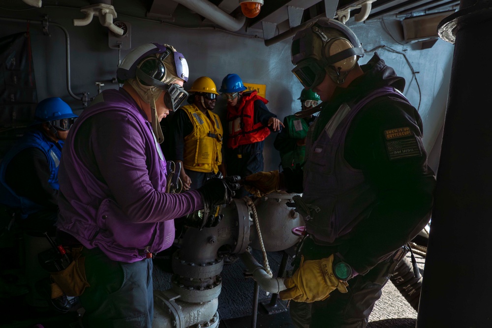 USS Carl Vinson (CVN 70) Sailors Conduct Fueling-at-Sea