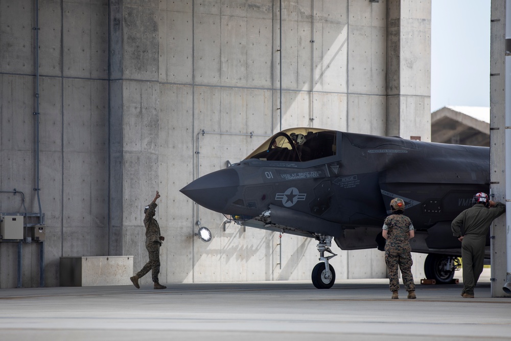 Resolute Dragon 23 | 1st MAW conducts distributed flight operations at Kadena Air Base