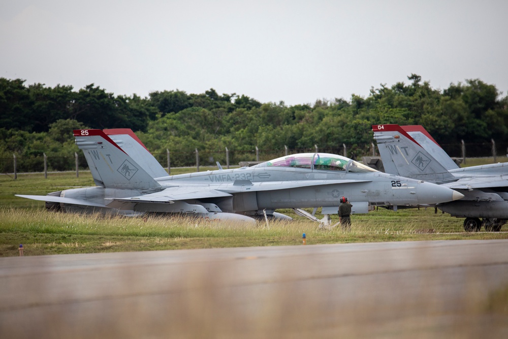 Resolute Dragon 23 | 1st MAW conducts distributed flight operations at Kadena Air Base