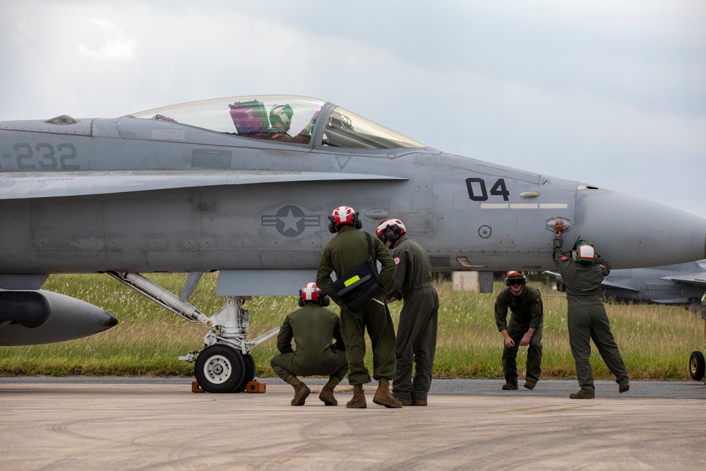 Resolute Dragon 23 | 1st MAW conducts distributed flight operations at Kadena Air Base