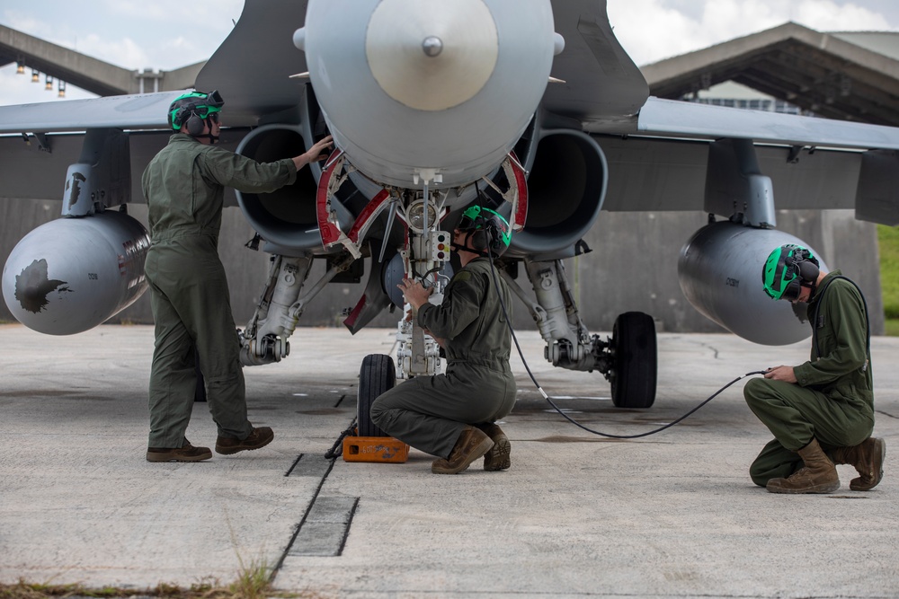 Resolute Dragon 23 | 1st MAW conducts distributed flight operations at Kadena Air Base