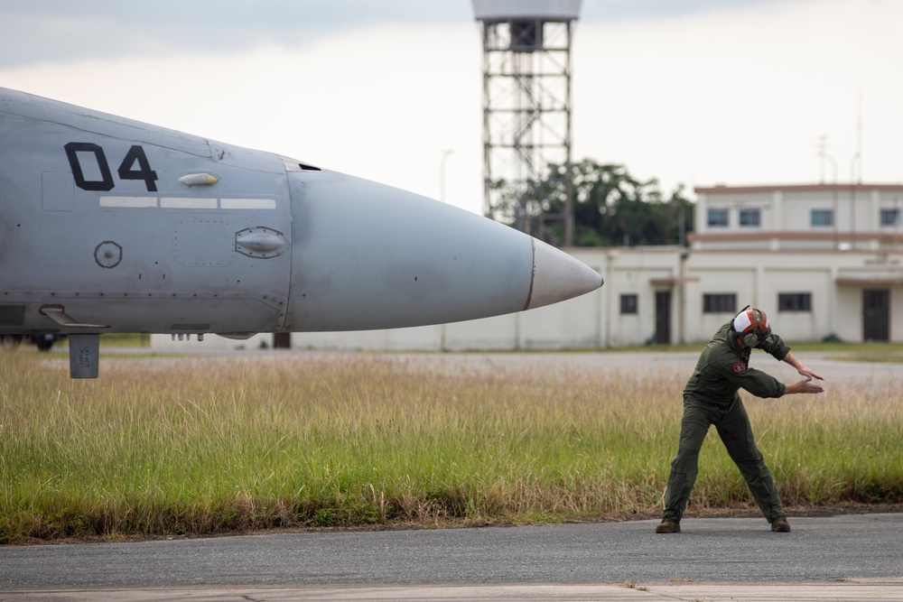 Resolute Dragon 23 | 1st MAW conducts distributed flight operations at Kadena Air Base